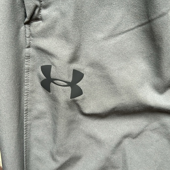 Under Armour fitted joggers - Picture 2 of 5